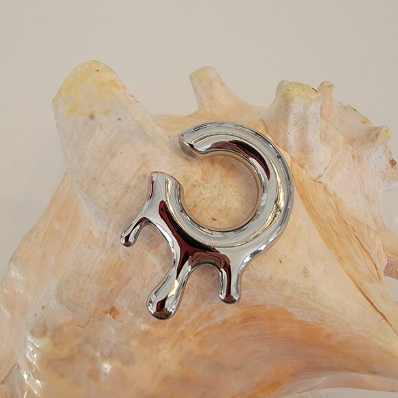 Pair Stainless Steel Ear Weights Hangers - Drip Design 0G - Picture 3 of 6